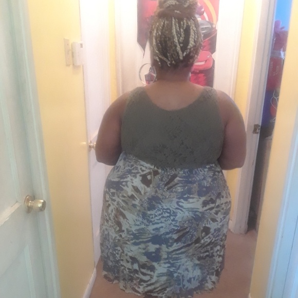 Green Pleated Dress - Picture 4 of 4